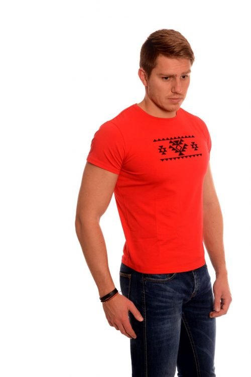 Червена мъжка тениска шевица-Канатица” Символа е на щастие, дълголетие и защита от зли сили