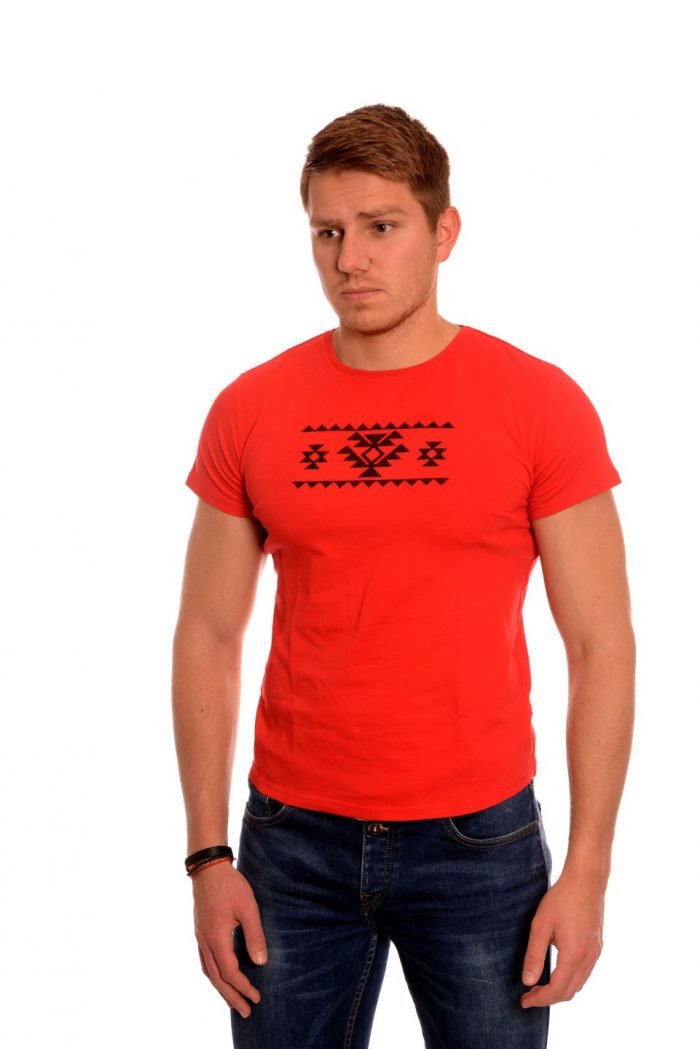 Червена мъжка тениска шевица-Канатица” Символа е на щастие, дълголетие и защита от зли сили