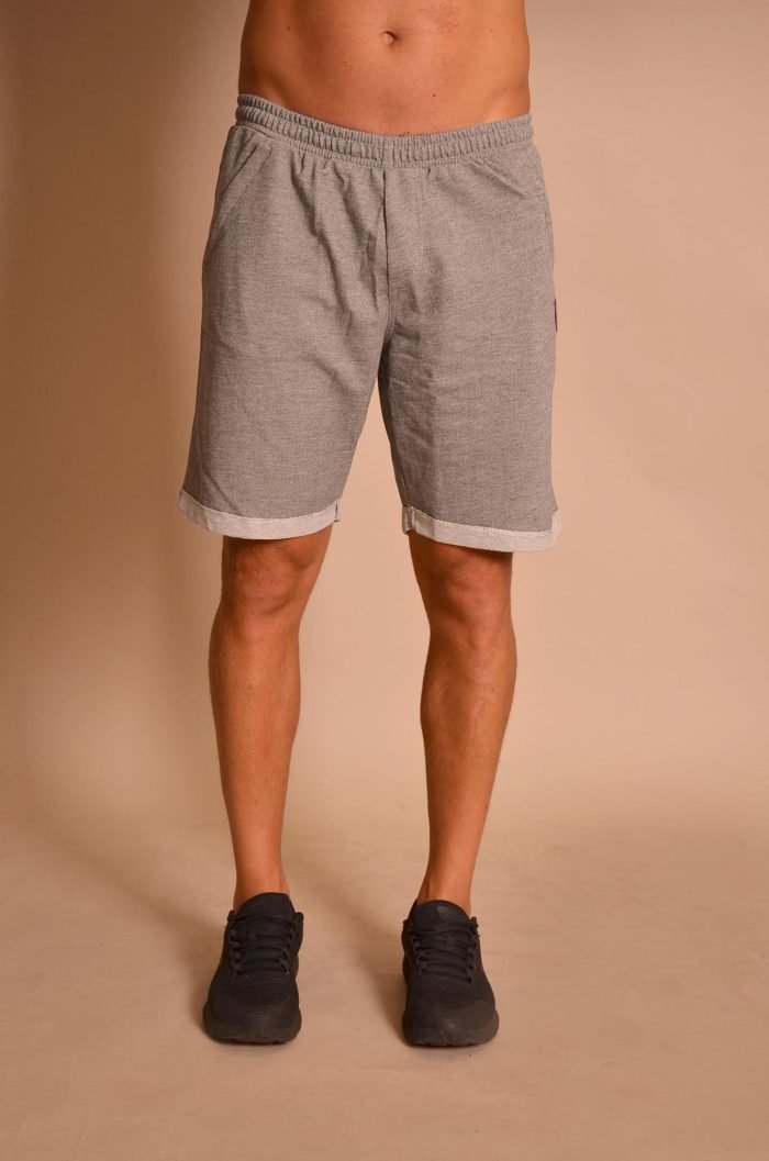 Модерни къси панталони за мъже от български производител.